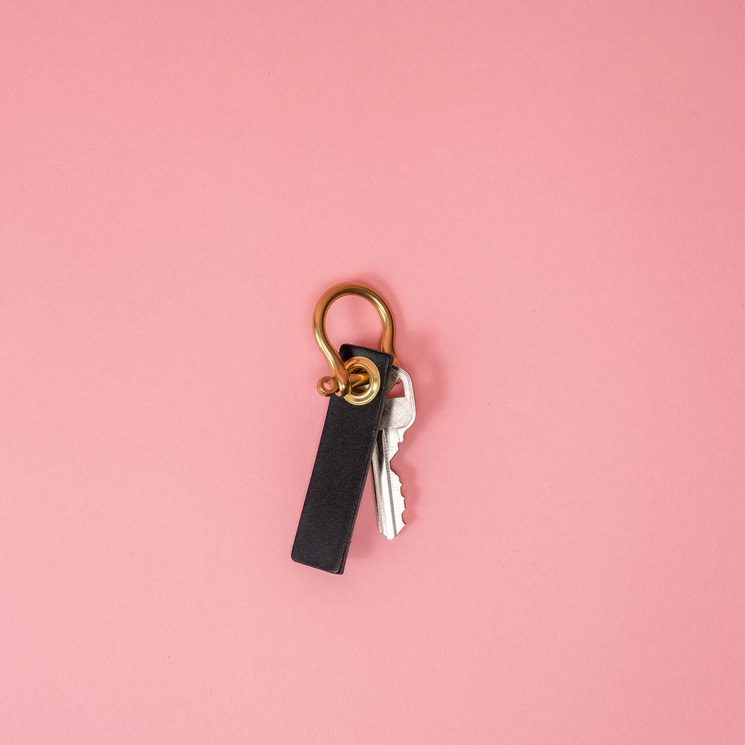 Handcrafted Italian Leather Key Tag in Black | Avryn Co.